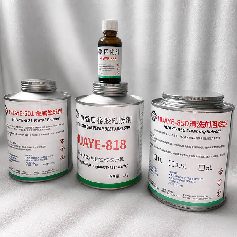 Applying HUAYE-818 cold bonding adhesive to conveyor belt joint