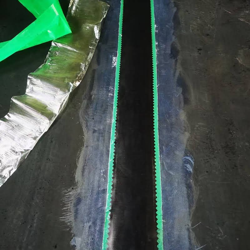 On-site conveyor belt rip repair using Repair Strip